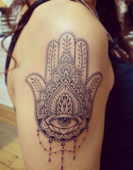 Simon Brandt Tattoo Art of Ink fatima's hand